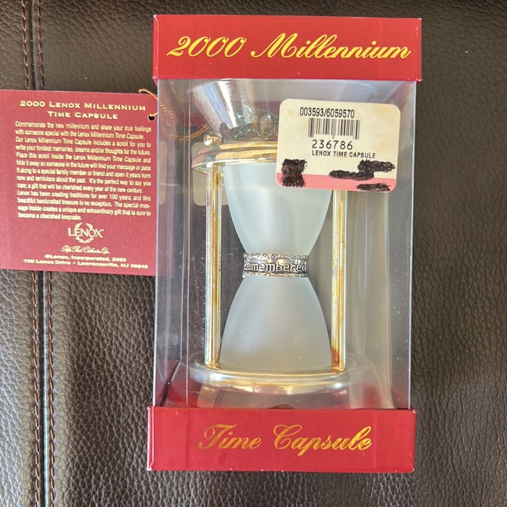 NWT Lenox 2000 Millennium Time Capsule
Silver Plated Giftware